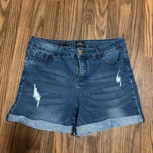 Zoe - Phoebe * Woman High Rise Shorts * Size 12 * Denim shorts.